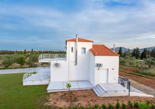 Modern Residence in Bournontas