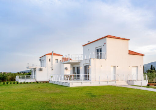 Modern Residence in Bournontas