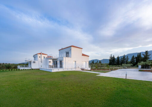Modern Residence in Bournontas