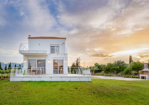 Modern Residence in Bournontas