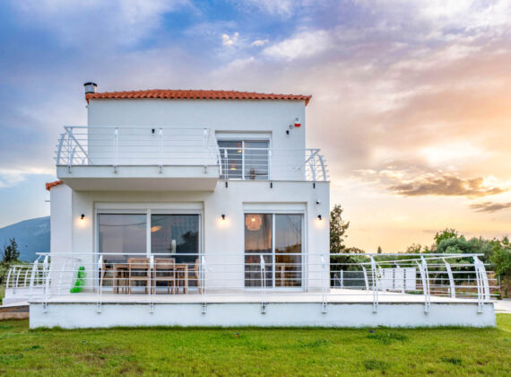 Modern Residence in Bournontas