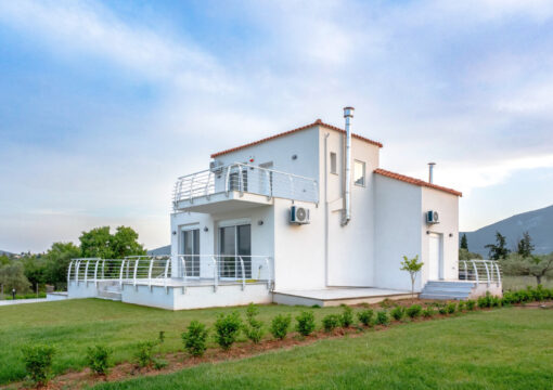 Modern Residence in Bournontas