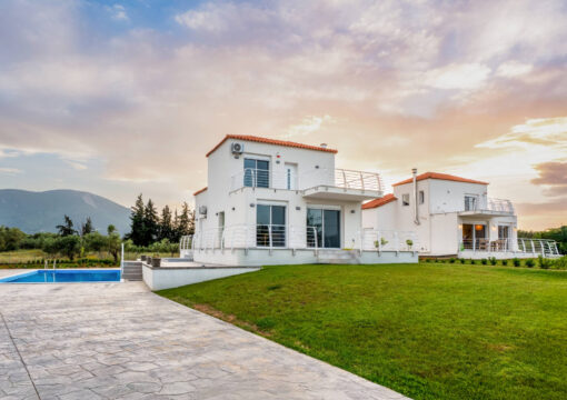 Modern Residence in Bournontas